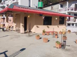 Parvati Home Stay, lodge in Bhowāli