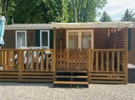 Nathalie et Yannick E53 E54 G15 G16 Mobil home climatisé Proche europapark แกลมปิ้งในBoofzheim