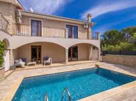 Villa Dijana East, Hotel in Hrahorić