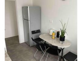 Chaleureux et spacieux logement sur cernay, hotel u gradu Serne