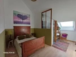 Les Chaumes Violettes-Chambres & Table d'hôtes à la campagne, Berry