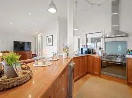 Blissful Birchs Bay - Gorgeous 3 Bedroom House