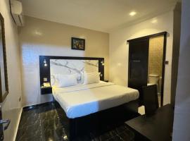 Posh Hotel and Suites Ikeja, отель рядом с аэропортом Murtala Muhammed International Airport - LOS 