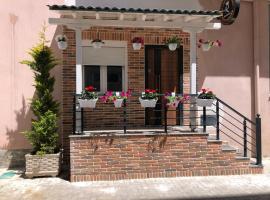 Rent Room 5 Rolandi Apartaments, hotel in Pogradec