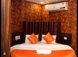 Hotel Nest pride, hotelli kohteessa Ahmedabad lähellä lentokenttää Sardar Vallabhbhai Patelin kansainvälinen lentokenttä - AMD 