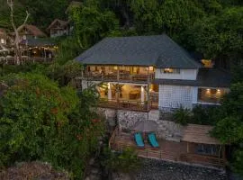Villa Ayunan 3 BR on Bingin Beach