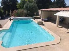 Studio 30 m2 accès Piscine