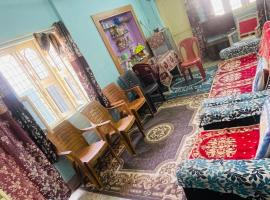 Home stay palace, hytte i Mysore