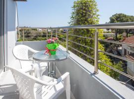 Economisa Apartments, hotel in Ialyssos