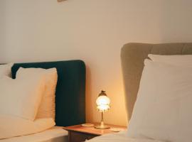 Cozy Garden Rooms, B&B in Chevilly-Larue