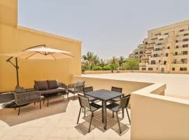 Nasma Luxury Stays - Luxurious Coastal Living Bab Al Bahr Residences