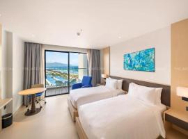 Arena The Empyrean Cam Ranh Beach Resort, apart-hotel em Nha Trang