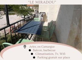 "Le Miradou" gite rural Camargue, hôtel à Le Sambuc