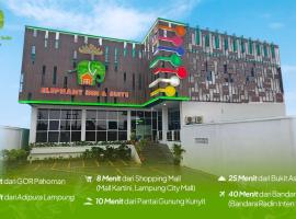 Elephant Inn and Suite by Sajiwa, hotel com estacionamento em Bandar Lampung