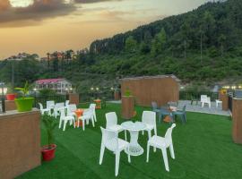 The Charvi Retreat Kufri Shimla by Exotic Stays I Family Accomodation I Valley & Mountain View I Kufri Shimla by Exotic Stays, hotel v destinaci Kufri