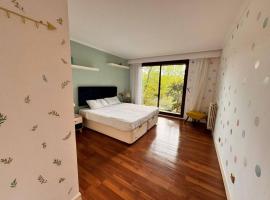 Habitación con baño compartido – hotel w mieście Hondarribia