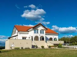 Ema's Olive Garden Apt 1 with private parking, just 10 minutes drive from sandy beach