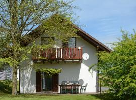 Holiday Home Dorf 4- Haus 27 by Interhome, hotel di Kirchheim