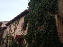 Casa Milagros, hotel with parking in Mirambel