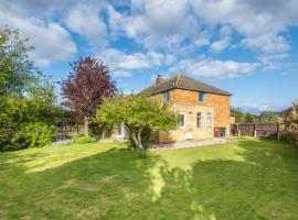 Kidlington 3 BR House with parking & large garden、キドリントンのホテル