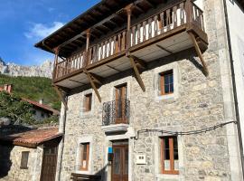 La Balconada de Valdeón, hotel s parkiriščem v mestu Posada de Valdeón