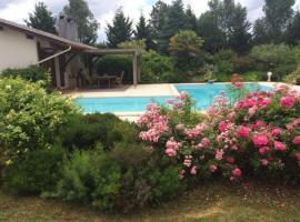 Les Oliviers, hotelli kohteessa Sanguinet