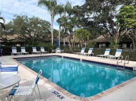 Kingsmere Villa Luxurious Retreat In The Meadows, villa en Sarasota