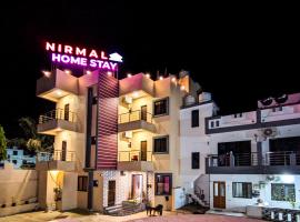 Nirmal Luxury Rooms、Garudeshwarのホテル