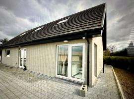 Country Haven Comfy & Sleek Apartment, apartment in Kildare