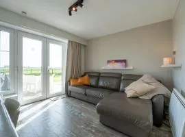 Apartment Laya with parking and shared pool by Interhome