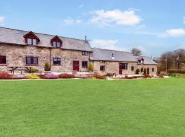 West Hollowcombe Farm Cottages - full site, pet-friendly hotel in Dulverton