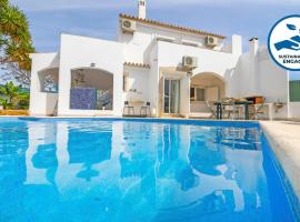 Villa Del Sol by Algarve Vacation, готель у місті Куартейра