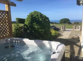Penlan Coastal Cottages - Cornerstone, vacation home in Aberporth