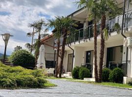 Pensiunea White Department