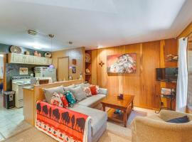 Easy Resort Access Angel Fire Adventure Condo!, căn hộ chung cư cao cấp ở Angel Fire