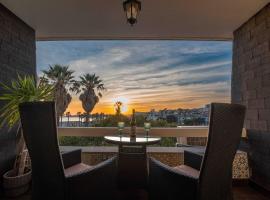 Sea View W Balcony 2 Mins Walk To Beach & Casino – apartament w mieście Estoril
