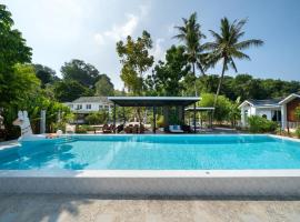 Tropical Oasis AoYon beach houses, hotel with parking in Ban Ao Makham