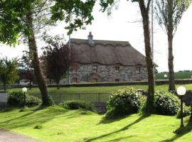 An Maide Bán, Cootehill, hotel v destinaci Cootehill