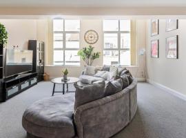 Beautiful 2 Bed Apartment just steps to the Beach, apartamento em Weymouth