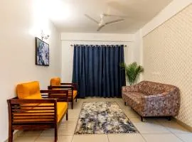 Cozynest ~ 1-Bedroom Luxe Studio at Mussoorie Foothils in Dehradun