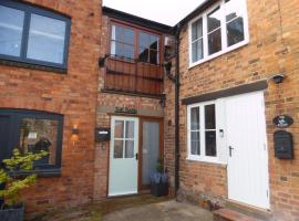 The Barn, Old Post Office Yard, holiday home in Towcester