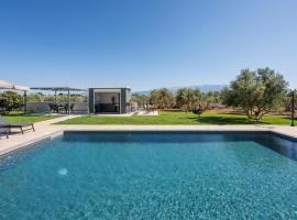 Aspect Luxury Apartments with Pool, hotel v mestu Galangádhos