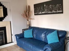 Hideaway Apartment nr. Zipworld, hotell i Aberdare