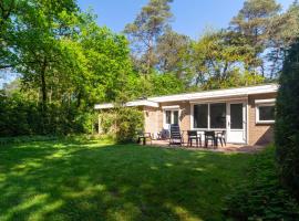 Holiday Home Eekhoornbosch, Hotel in Otterlo