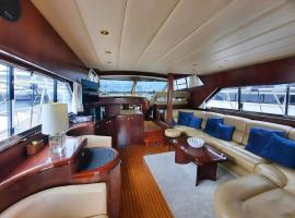 YACHT EXCEPTIONNEL - VIEUX PORT DE CANNES - 3 Chbr / 2 SDB, båd i Cannes