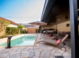 Pousada no coração de Londrina, hotel with jacuzzis in Londrina