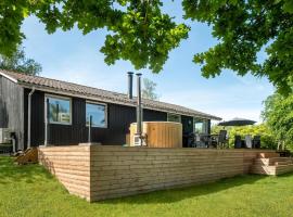 Stunning Home In Knebel With Wifi, hotel in Knebel