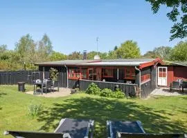 Stunning Home In Asns With Kitchen