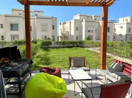 Amwaj private chalet with grill، فندق في سيدي عبد الرحمن