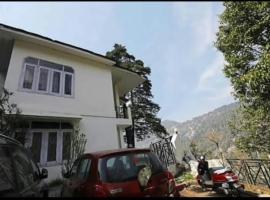 Lake View Home Stay Nainital Uttarakhand, hotel with parking in Marchula